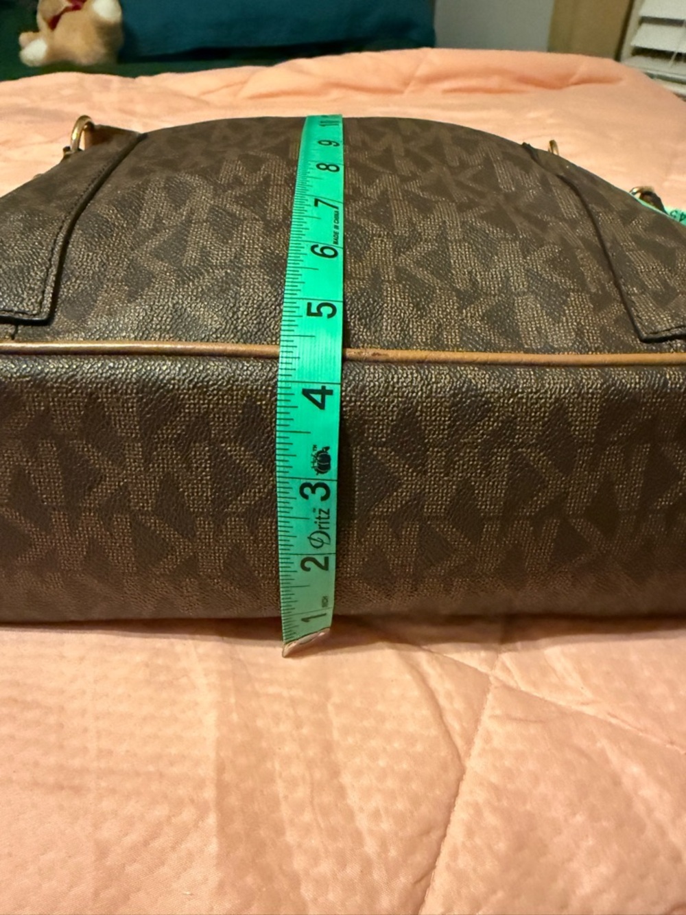Michael Kors Anita Convertible Shoulder Bag. - Picture 6 of 15